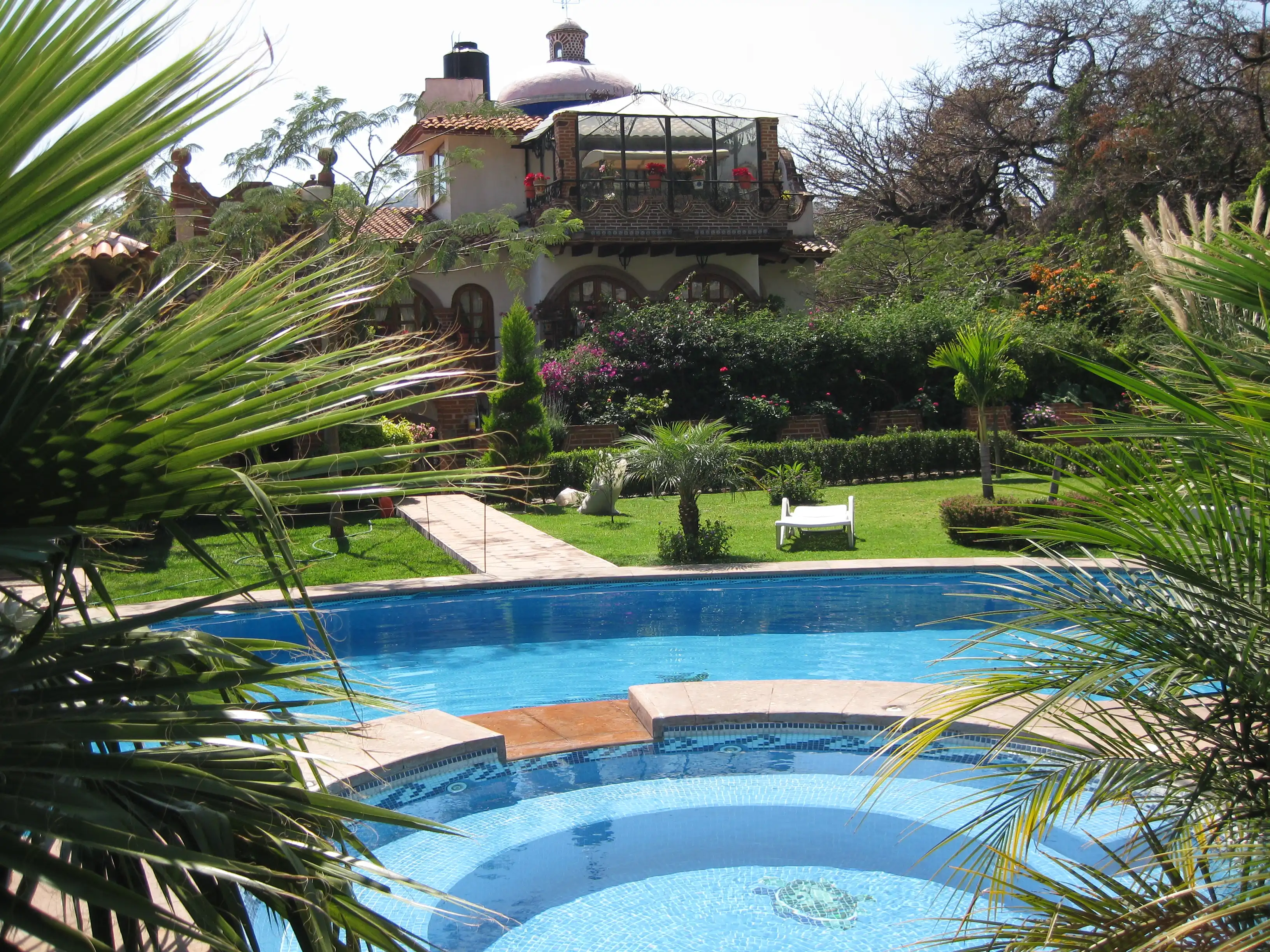 RENTO BONITA CASA COLONIAL MEXICANO CENTRICA ,COMODA Y PRIVADA   