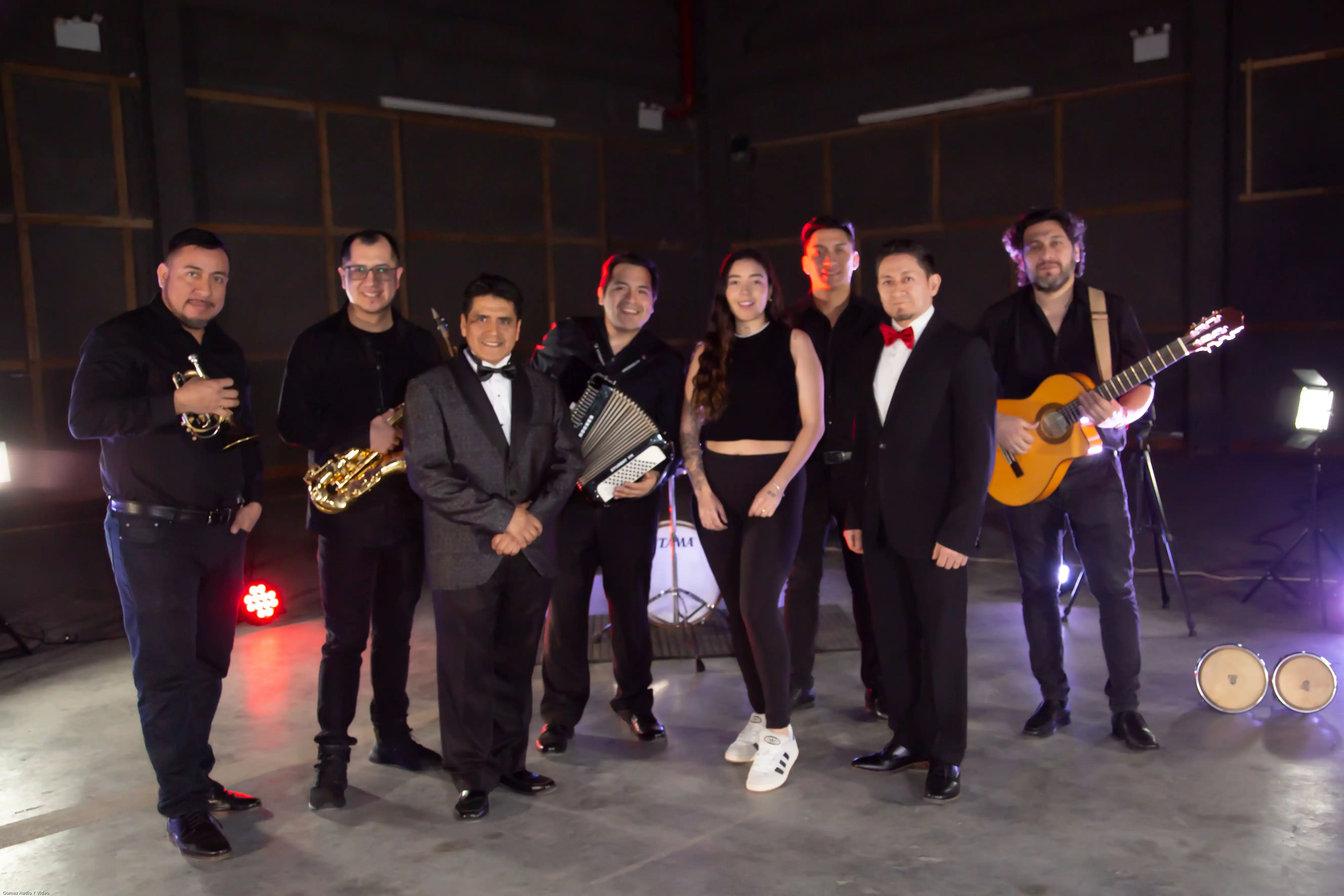 Haz de tu evento algo inolvidable! Maquillaje, peinado, música en vivo, fotografía y video