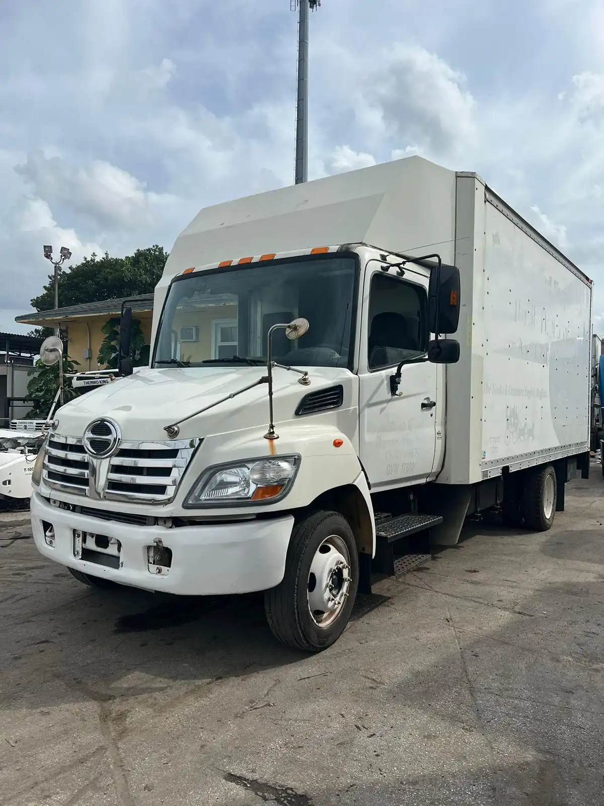 STOCK 1728 STEP VAN HINO BOX TRUCK 