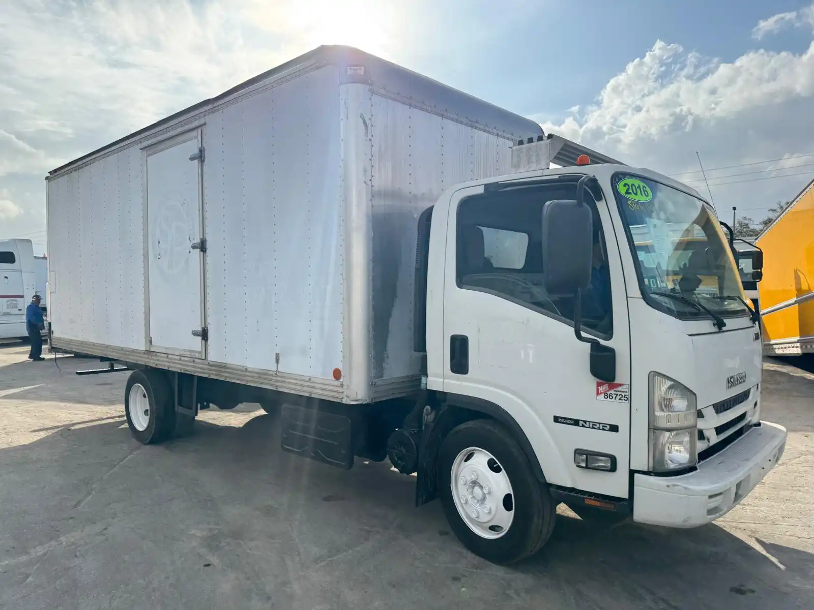 2016 ISUZU NRR 20FT DRY BOX STOCK 1867