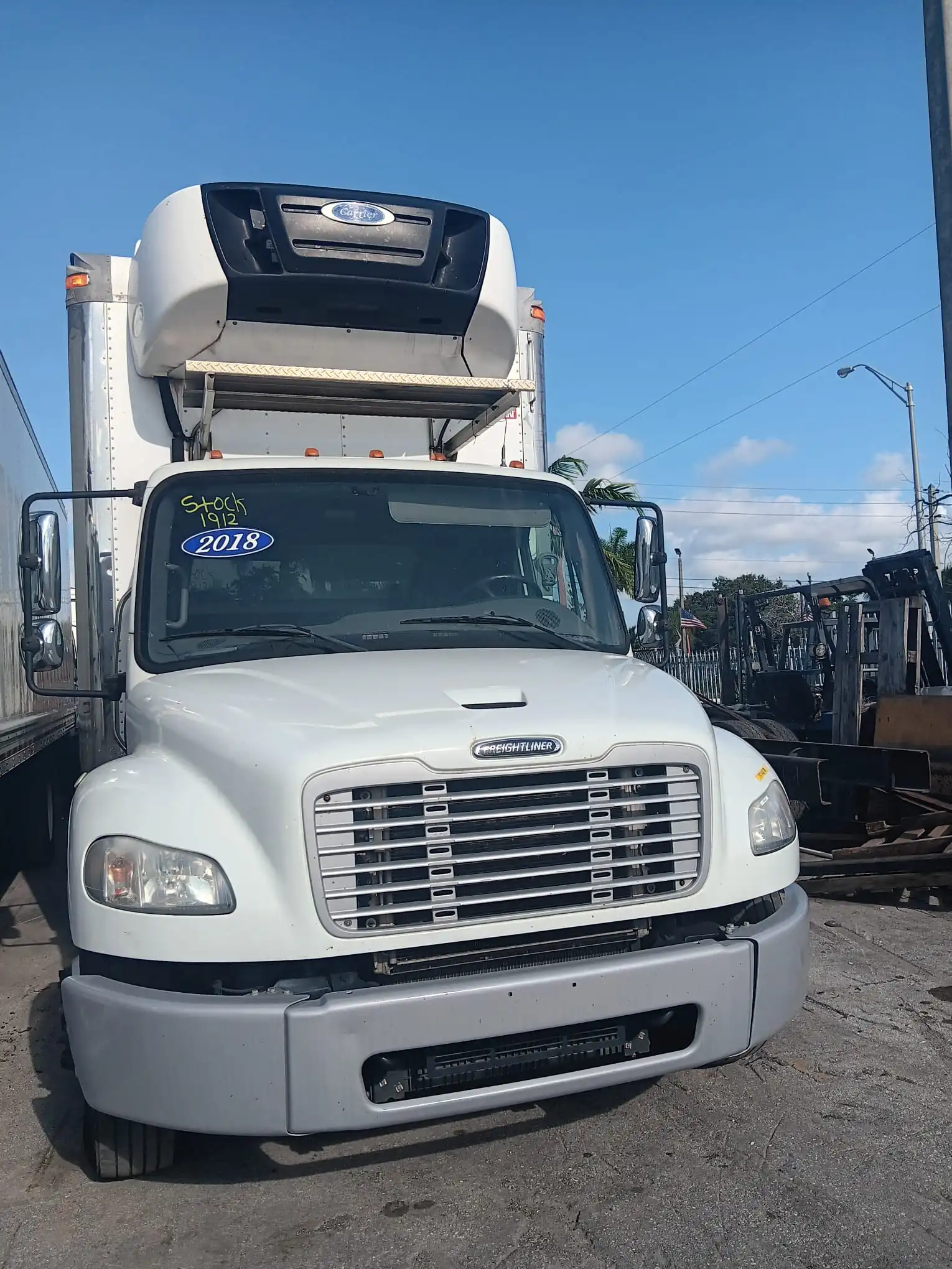 2018 FREIGHTLINER M2 26FT REEFER BOX STOCK 1912
